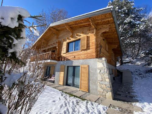 Chalet 7 Luxury Chalet with Cinema room