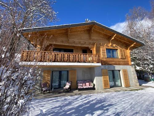 Chalet 7 Luxury Chalet with Cinema room