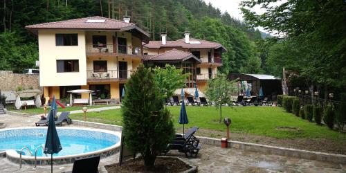 Galaxy Hotel - image 2