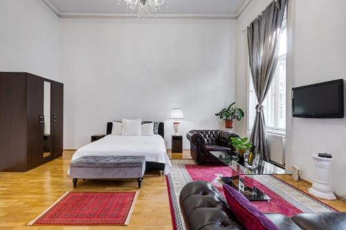 Royale Apartment - image 8