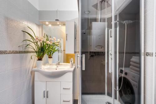 Royale Apartment - image 14