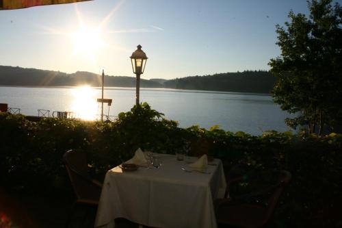 Logis Hotel du Lac - image 6