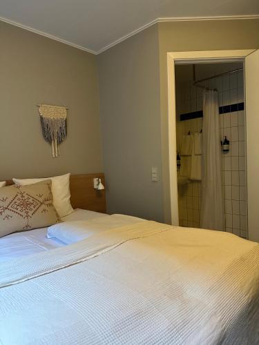Savoy Hotel - image 2