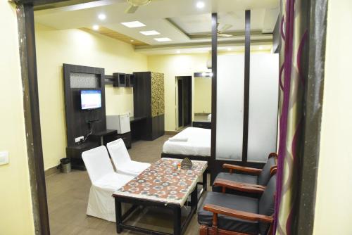 Family Room with Bathroom image 10