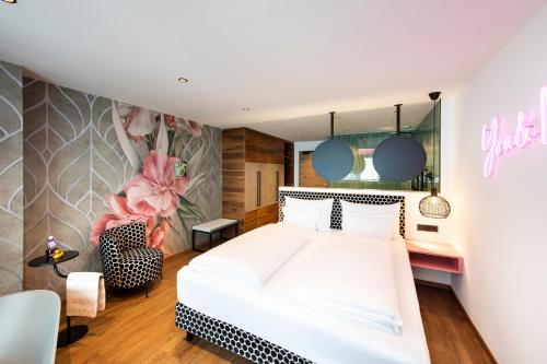 1 queen bed
