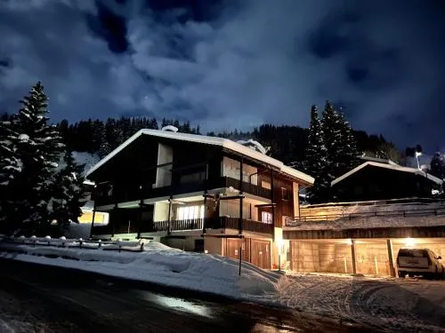 Casa Ucliva - Charming Alpine Apartment Getaway in the Heart of the Swiss Alps in Rueras, Schweiz