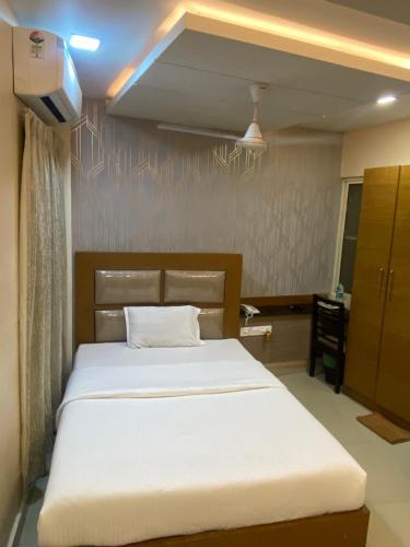 Greens Suite - Business Class Hotel - Opposite Ripon Building – Chennai, IL