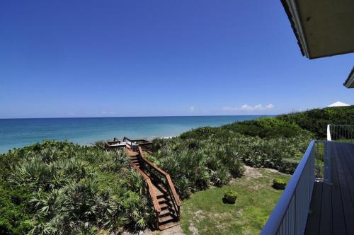 Pelican Perch-Four bedroom heated pool oceanfront home