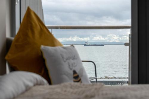 Galway Bay Sea View Apartments - image 5