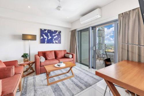 Luxury two-beds harbour views apartment