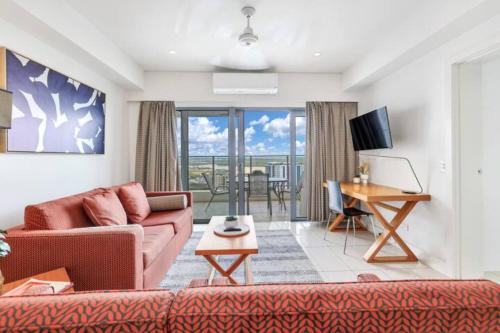 Luxury two-beds harbour views apartment