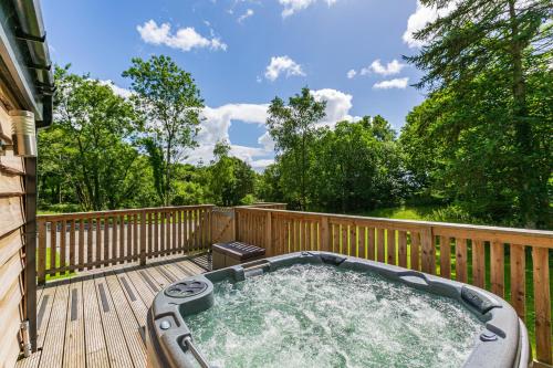 Squirrel Lodge 40 With Hot Tub - Escocia