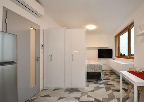 บริการและสิ่งอำนวยความสะดวก, EFI Residence Holzova 28 in ลิเซน