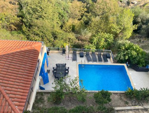 Spacieuse Villa Niçoise au calme avec piscine