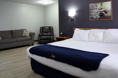 1 king bed, 1 sofa bed