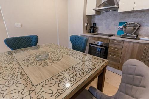 2 bedrooms, 4 beds