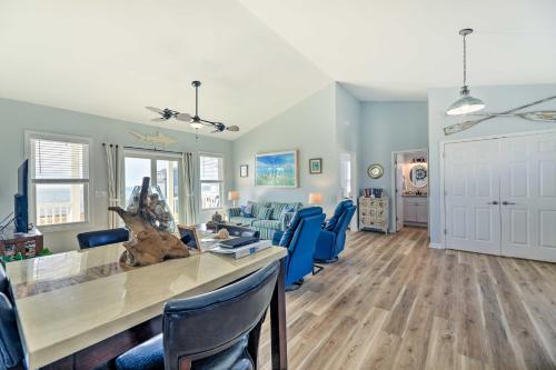 Waterview Home w/ Sunset & Lighthouse Views in Harkers Island (NC)