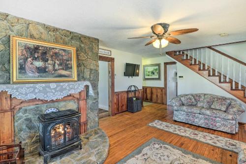 Spacious Weaverville Vacation Rental Home! in Weaverville, USA