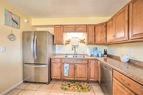 Pet-Friendly Dunedin Townhome with Private Yard in Dunedin, USA
