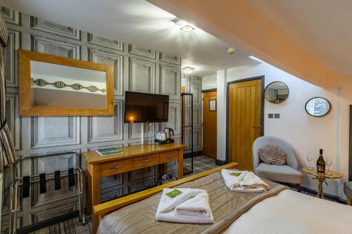 Holly Lodge Guest House - image 6