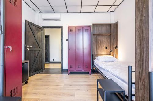 Vola Hostel – Warsaw, NY