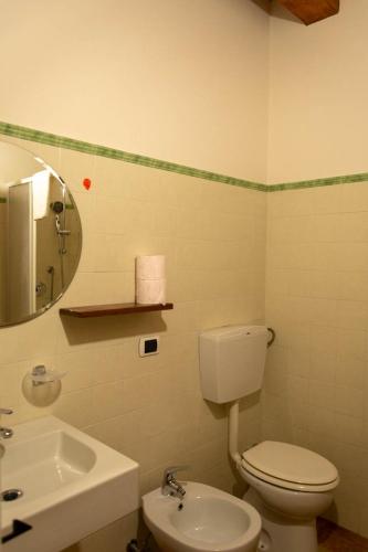 Bathroom, Agriturismo Dai Mori in Montefelcino