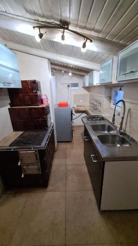 virtuve, Cabana Păstrăvului (Cabana Pastravului) in Moldova - Sulița