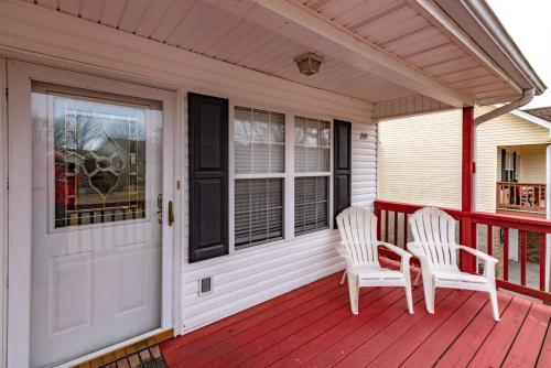 A Perfect Vacation Spot Close to Everything in Sevier County! - main image