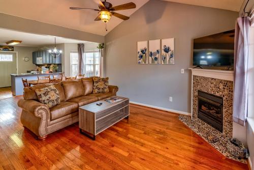 A Perfect Vacation Spot Close to Everything in Sevier County! - image 5