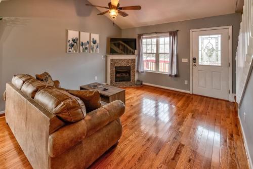 A Perfect Vacation Spot Close to Everything in Sevier County! - image 9