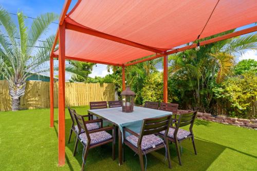 CASA AZUL- Heated Pool- privacy/fully fenced in Wilton Manors