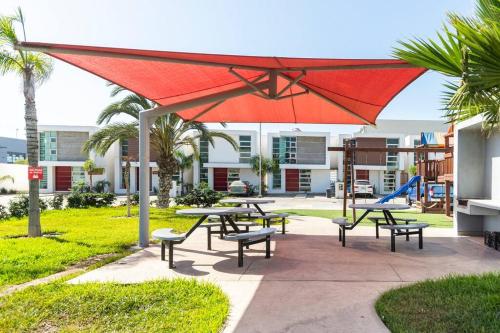 #CasaMare - Privada a una cuadra del mar con AC in Playa Ensenada