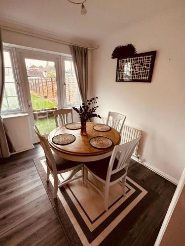 Stylish 3 Bed Semi in Windsor