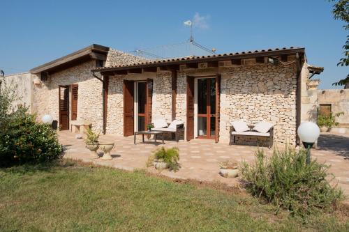 Exterior view, Agriturismo Masseria Pallanzano CON PISCINA in Other