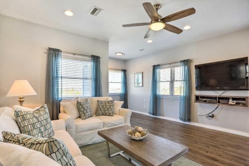 Sunny Perdido Key Townhome with Deck Walk to Beach!