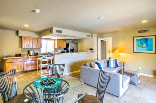 Walkable Carefree Casita with On-site Pool and Jacuzzi! - image 11