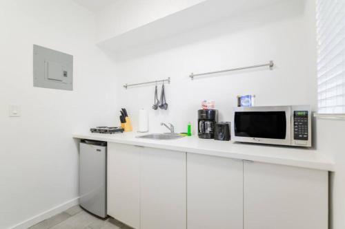 Awesome Studio 15 min from The Beach Awesome Studio 15 min from The Beach