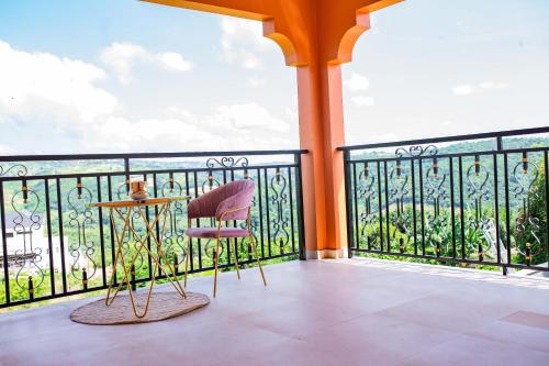 Piano & Gold Collections, Peduase in Aburi