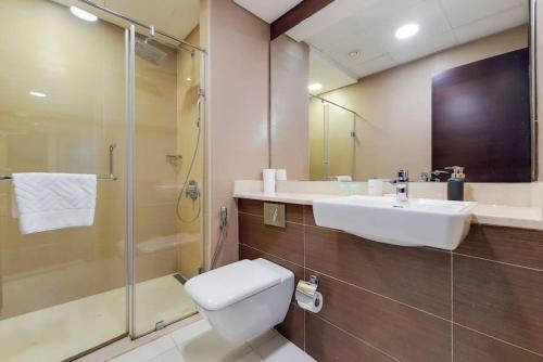 Vacationer I Sparkle 1 Bedroom I Marina Views I Steps away from Beach I Gym, Pool, Parking & Wi-Fi, Dubai (foto 10)