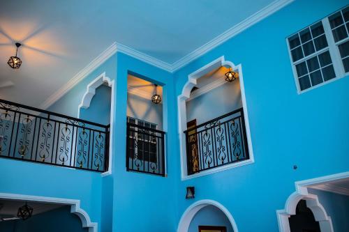 Piano & Gold Collections, Peduase in Aburi