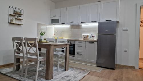 Vila Harmony, Pirot