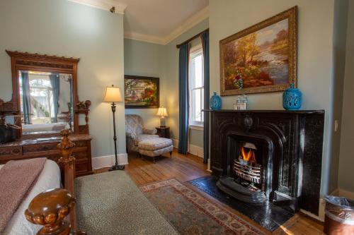 Juliette Low Room - Superior Queen with Balcony image 3