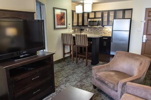 2 bedrooms, 4 beds