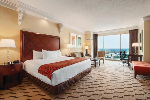 Horseshoe Bossier Casino & Hotel image 6