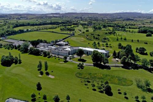 مناطق جذب قريبة, 3 Bedroom Family home in ليمافادى