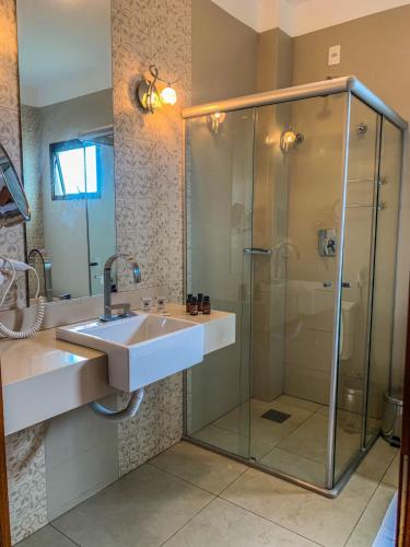 Hotel Piratininga Avenida Amazonas - Rondonópolis - 화장실