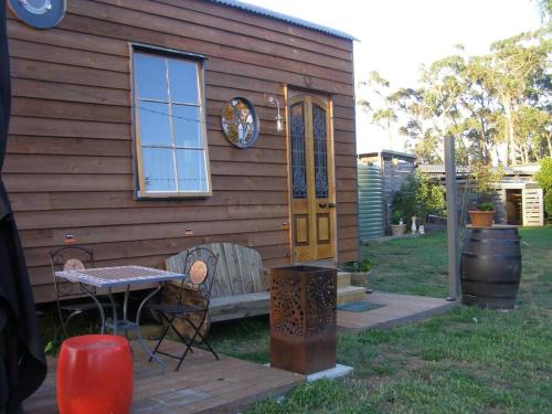 Cedar Wood Tiny House @ Wodalla Nyora Loch