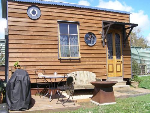 Cedar Wood Tiny House @ Wodalla Nyora Loch