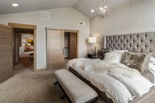 Luxury Mountain View Townhome - Rosa Way North in Bozeman, USA