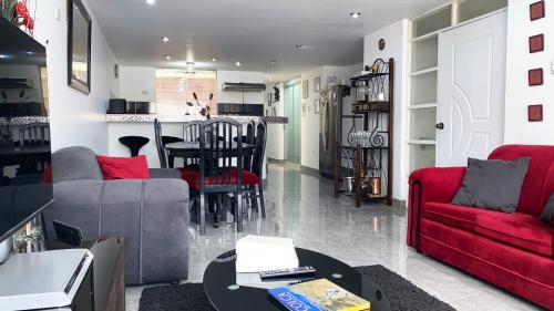 Ayli Apart Hotel near สนามบินนานาชาติโรดริเกซ บายอน